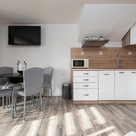Nena Apartmani Vir Exterior photo