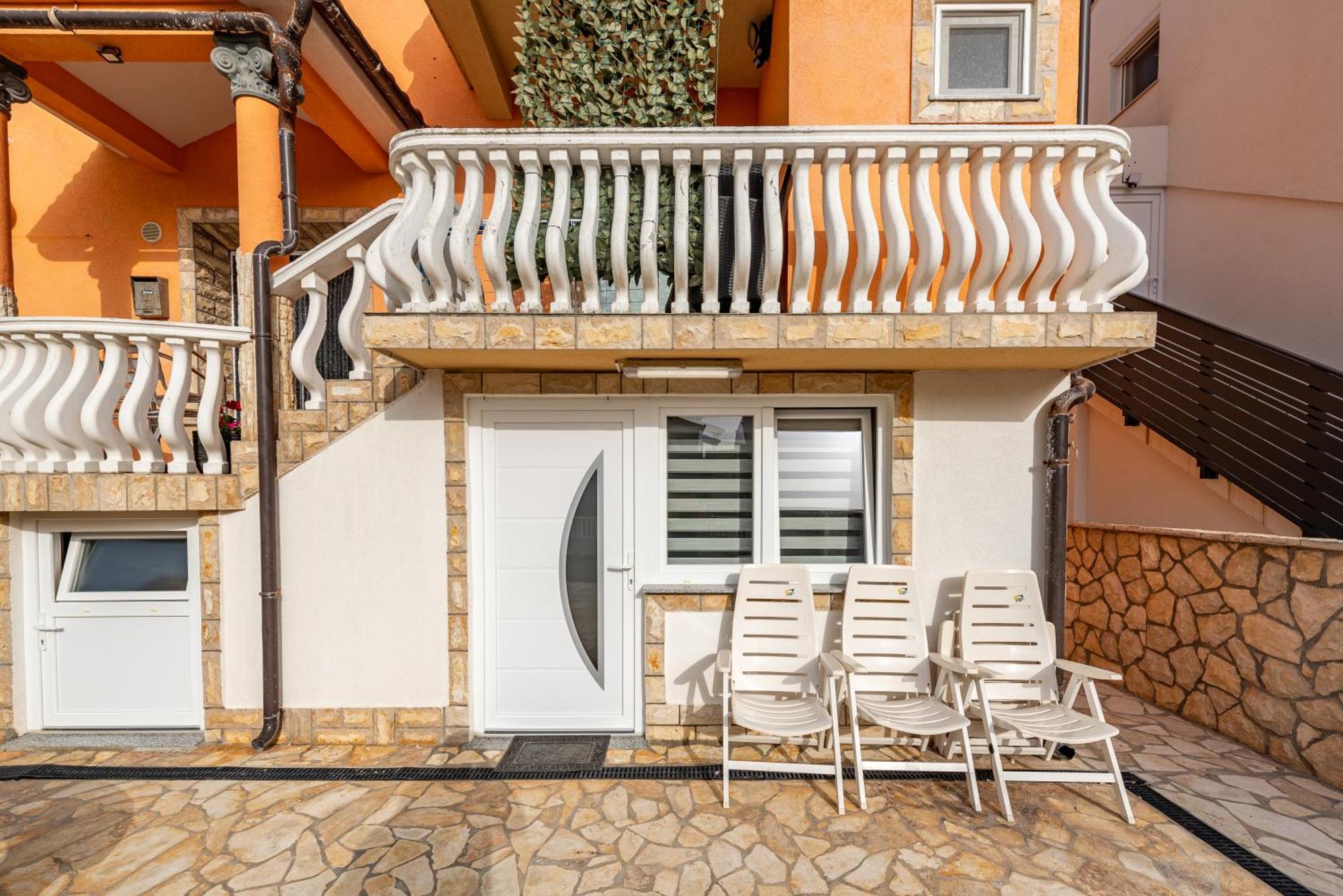 Nena Apartmani Vir Exterior photo