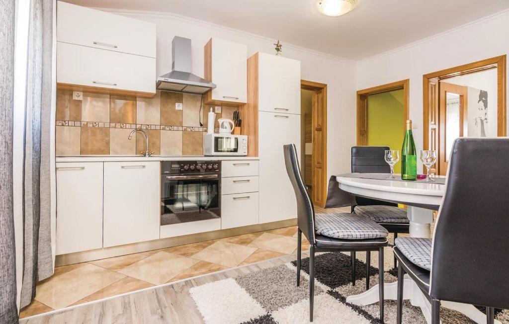 Nena Apartmani Vir Exterior photo