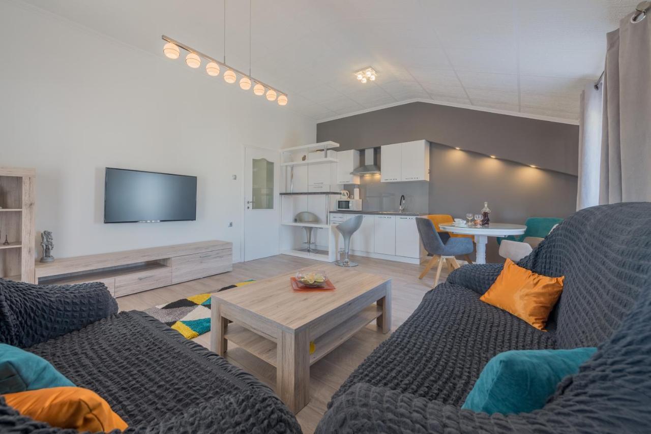 Nena Apartmani Vir Exterior photo