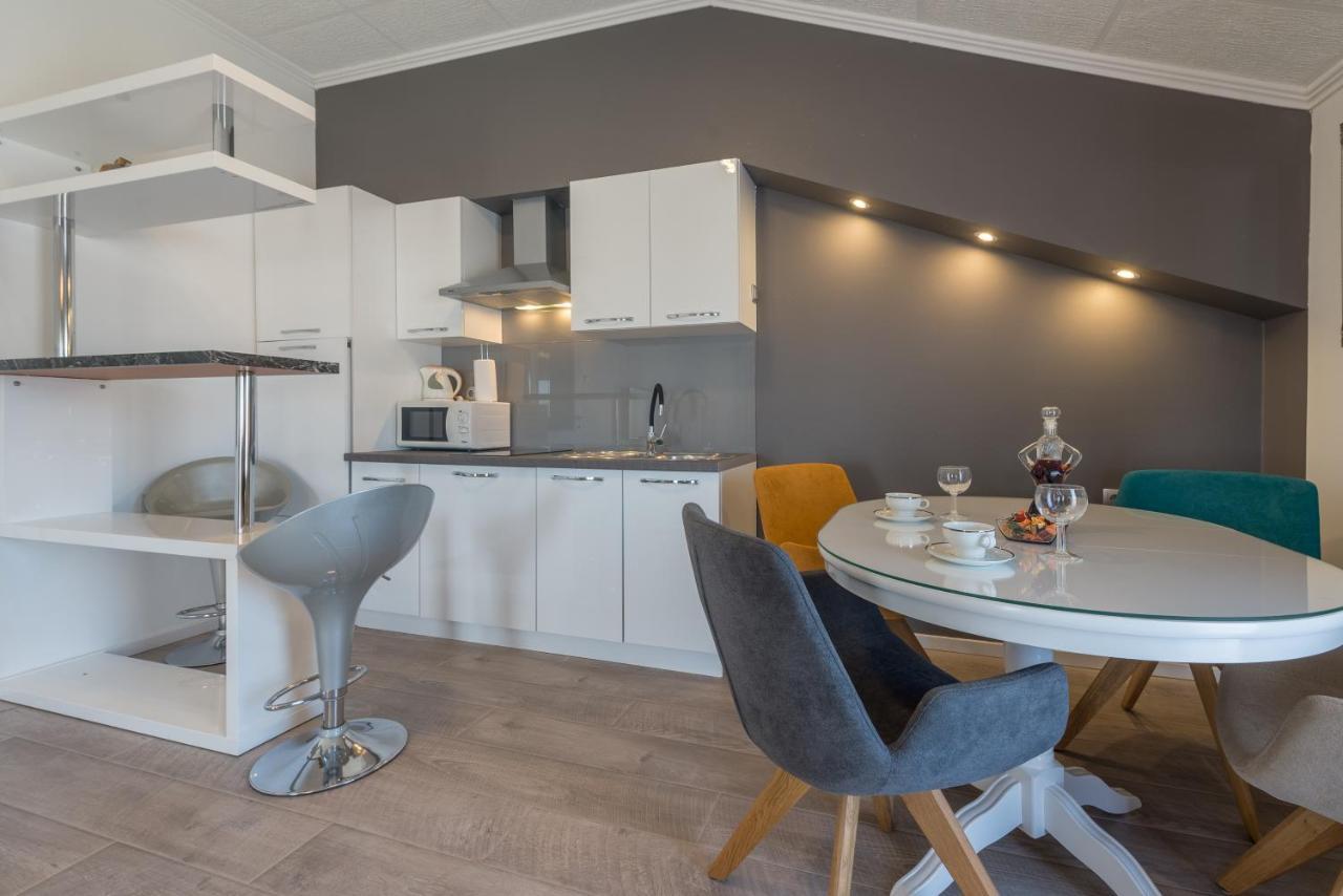 Nena Apartmani Vir Exterior photo