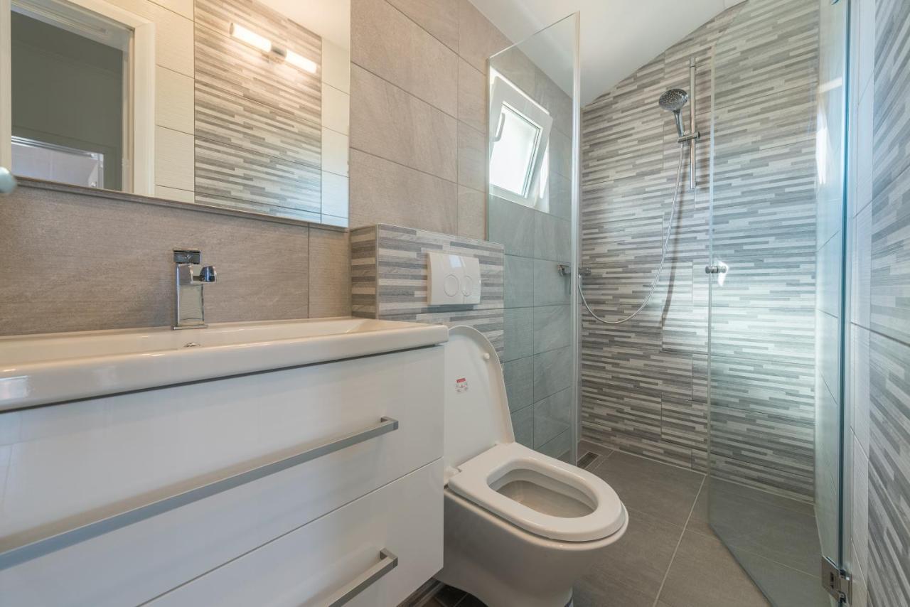Nena Apartmani Vir Exterior photo