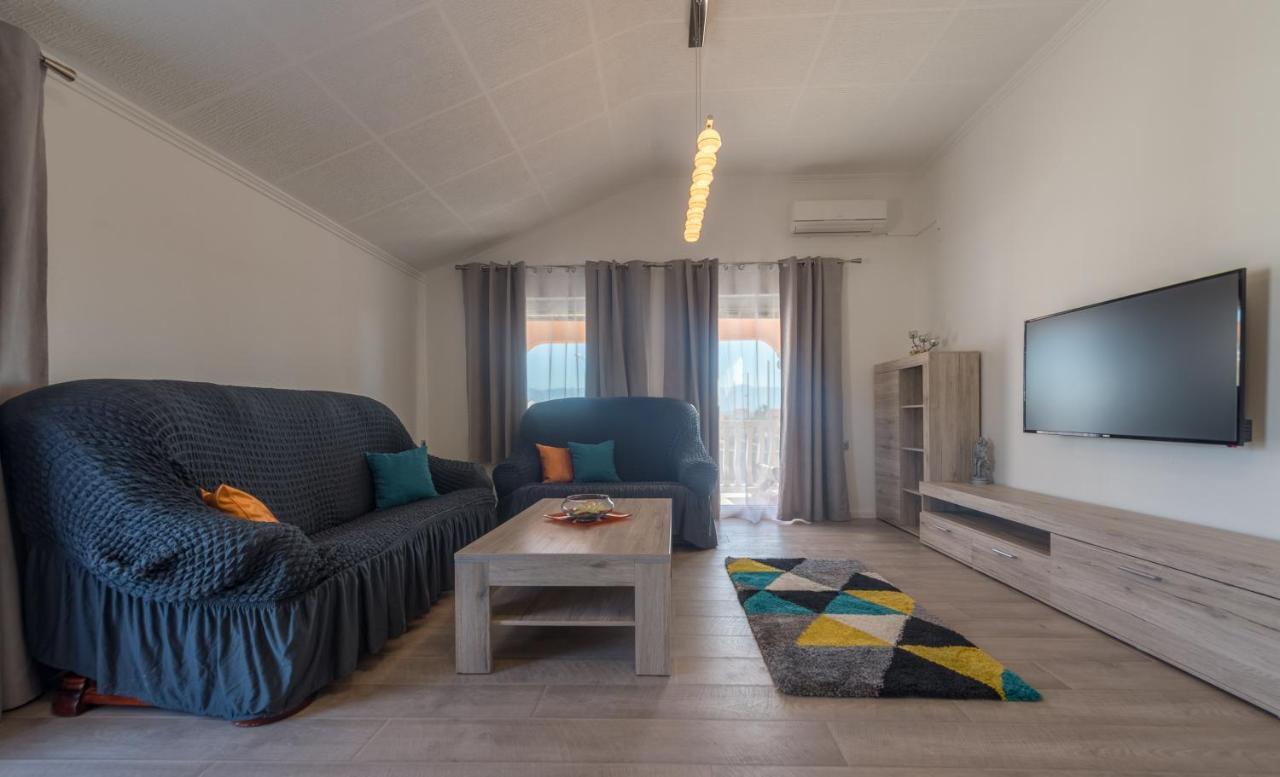 Nena Apartmani Vir Exterior photo
